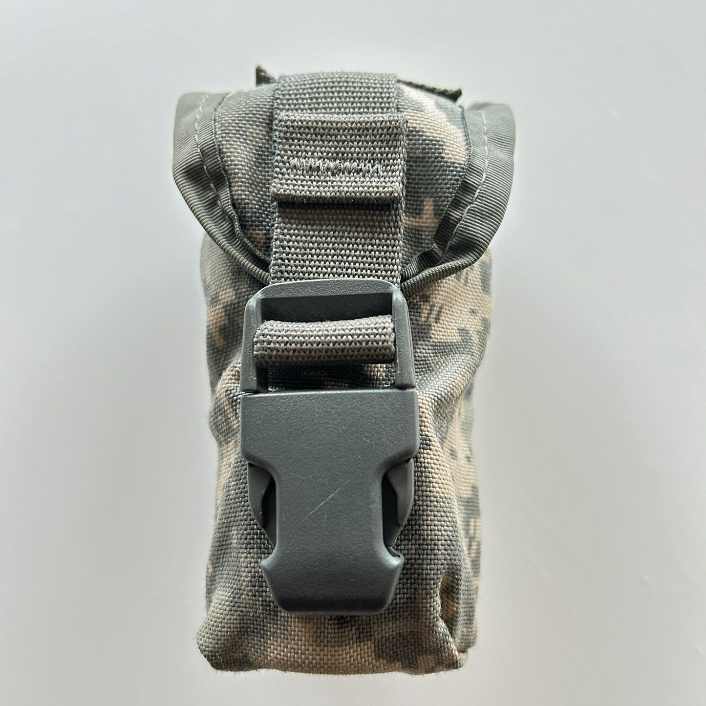 USGI ARMY Flash Band Grenade Pouch MOLLE II, ACU (1)