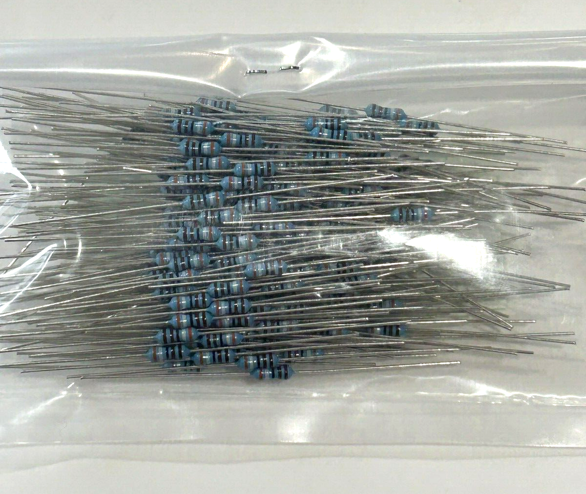 1/4W 1% Tolerance Metal Film Resistors 3.9k ohms, RoHS Compliant (200ea)