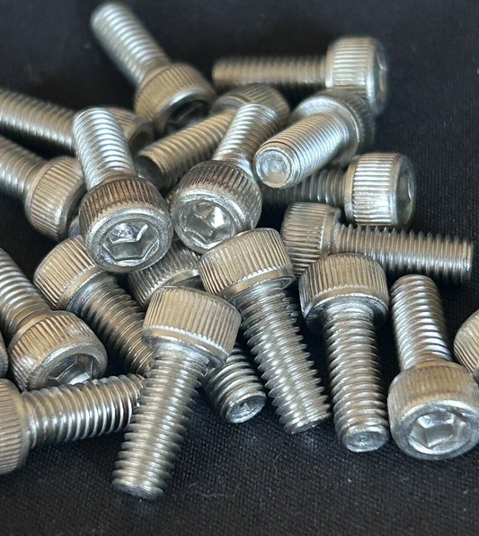 New 10-24 x 1/2" Socket Cap Screws, 18-8 Stainless Steel (10ea)